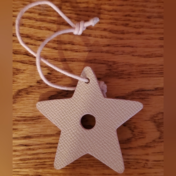 Dior Red Two Toned Cosmetic Bag Converted to Handbag w/ Dior Star Bag Ch… - Picture 15 of 16